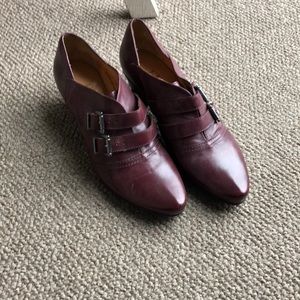 Fidji wine color shoes
